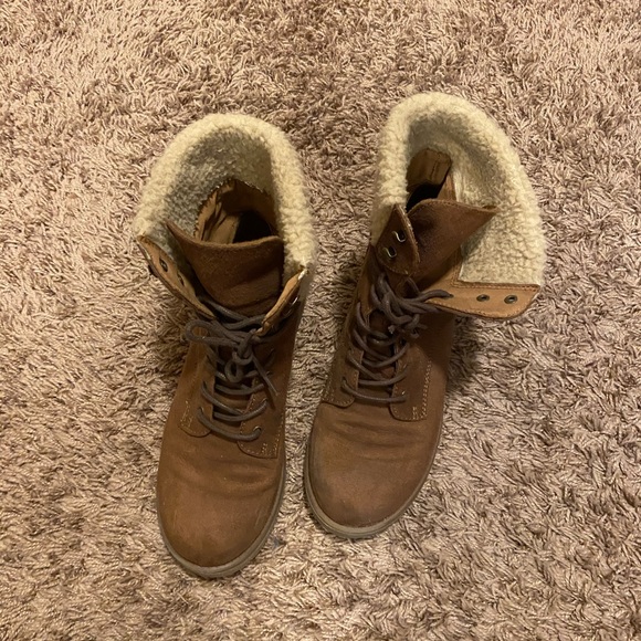 Boots - Picture 2 of 3